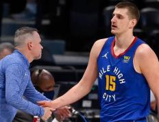 乐鱼体育app-包含雄鹿翻盘独行侠，约基奇送出助攻的词条