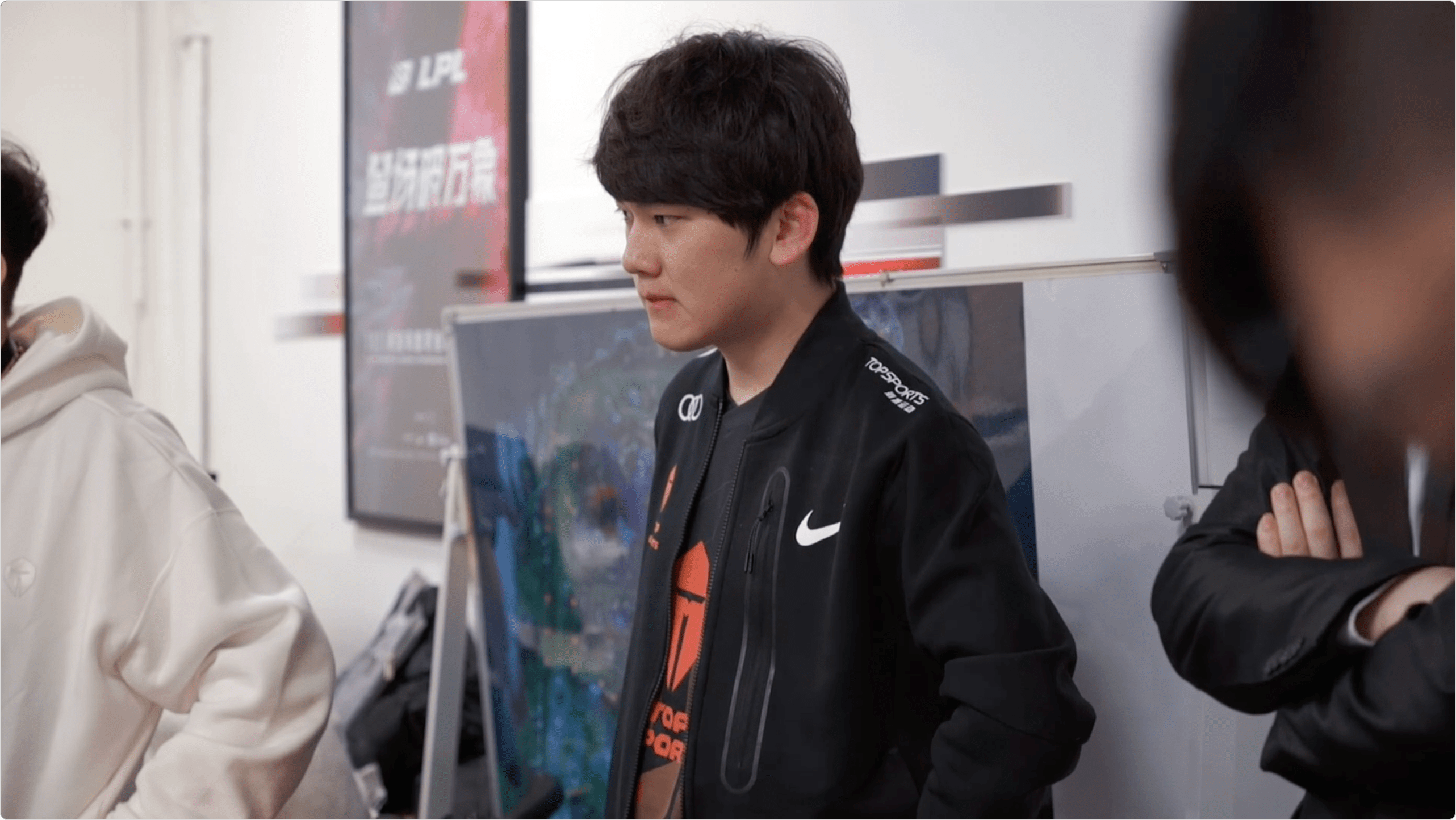 乐鱼 vip 注册-TSM碾压100T,JackeyLove团战一打五宿敌对决小组赛,成为赛场最大亮点的简单介绍