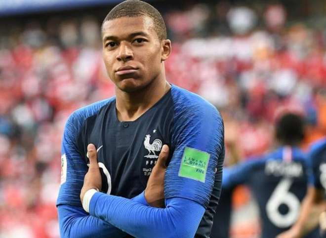 乐鱼app-包含秘鲁轻取巴西,博格巴制霸全场的词条